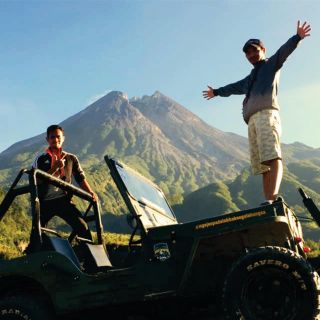 Yogyakarta Instagram Tour: Volcano, Jungle Swing & Waterfall