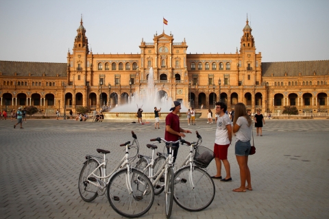 Sevilla: tour en bici de 3 horas al atardecerSevilla: tour en bici de 3 horas al atardecer en inglés