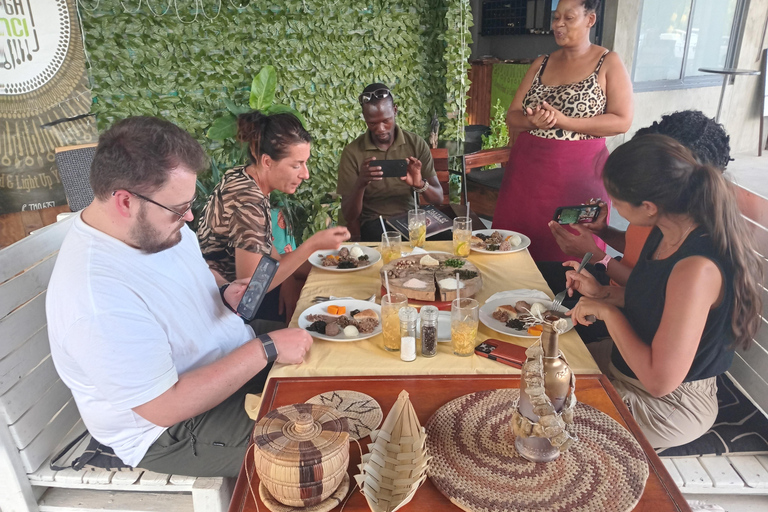 Maun: Stadtrundfahrt mit lokalem Guide und Verkostung traditioneller SpeisenMaun: Stadtrundfahrt mit einem lokalen Guide und Verkostung traditioneller Speisen