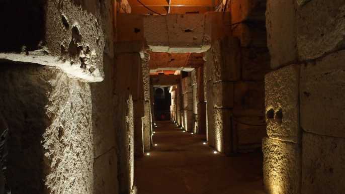 Roma: Historia Antigua y Visita Subterránea al Coliseo