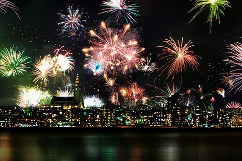 Reykjavik: Nieuwjaars Vuurwerk Middernacht Cruise