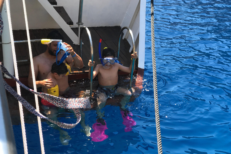 Rodi: Gita in barca all&#039;isola di Symi con bagno a San GiorgioBiglietti per la barca + trasferimento da Lachania, Plimmiri