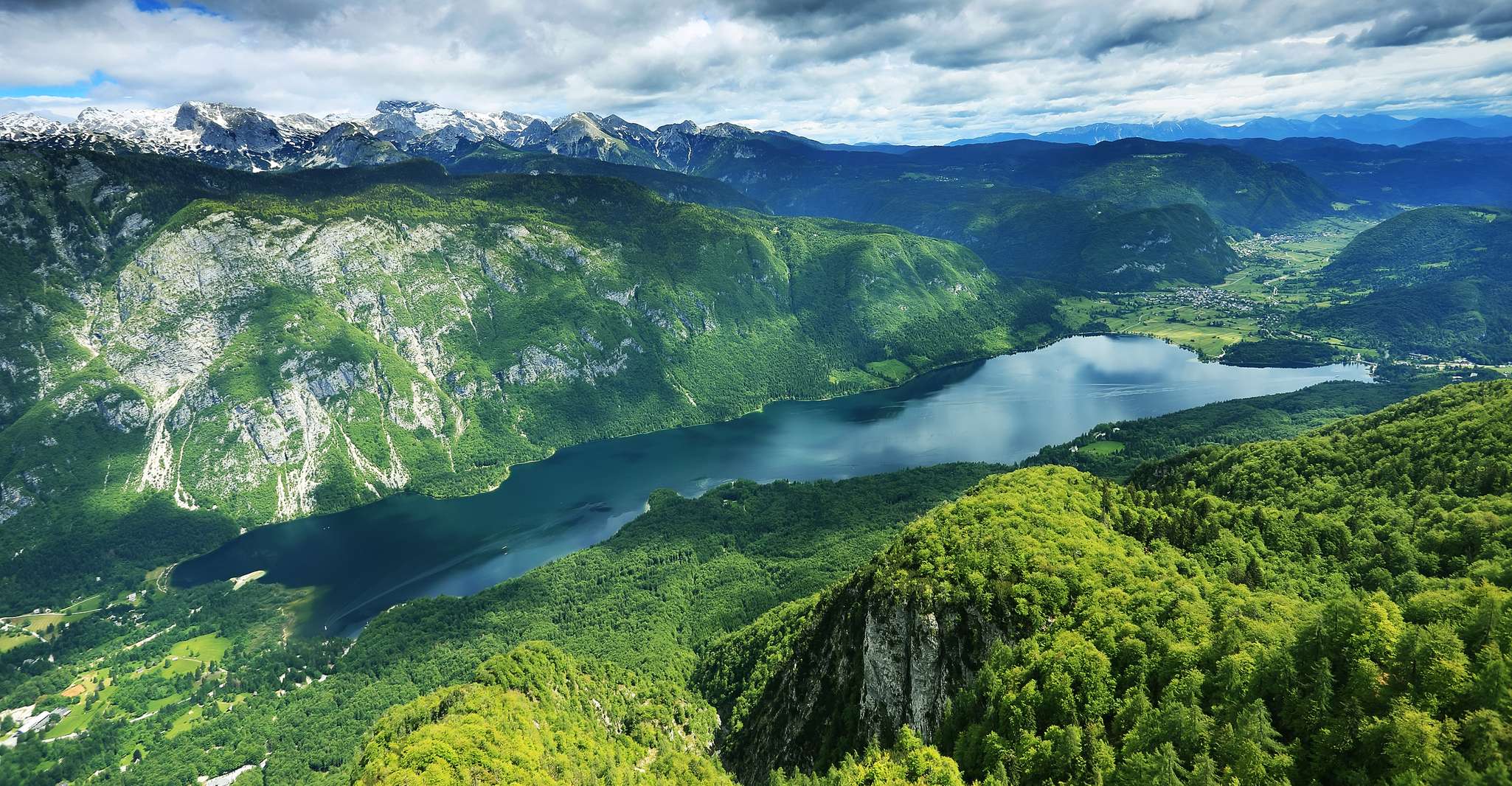 From Ljubljana, Lake Bled and Triglav National Park - Housity