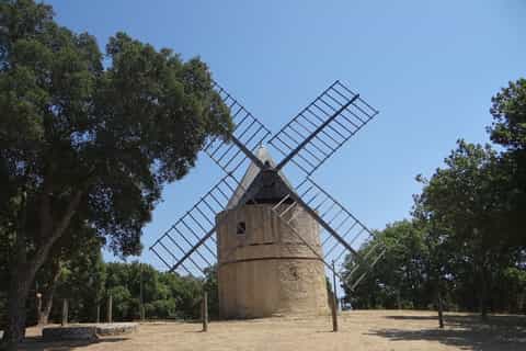 Coteaux d'Aix: Weintour Ste Victoire & Besuch der Mühle Cezanne