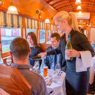 Christchurch: giro in tram-ristorante con cena di 4 portate
