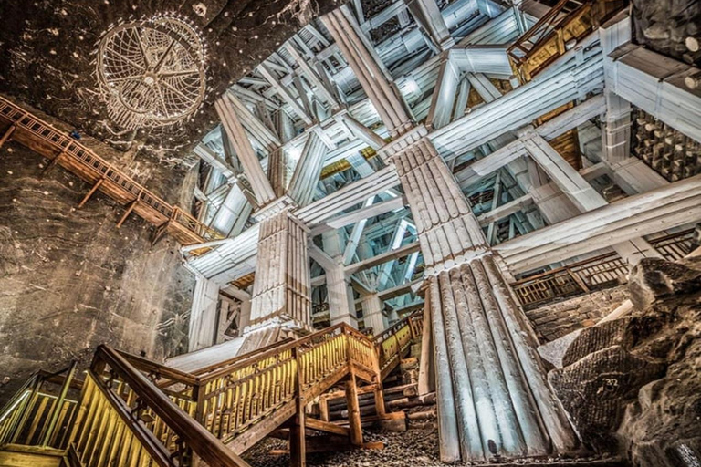 Cracovia: tour guidato delle miniere di sale con servizio di prelievo in hotelCracovia: tour guidato della miniera di sale con servizio di prelievo in hotel