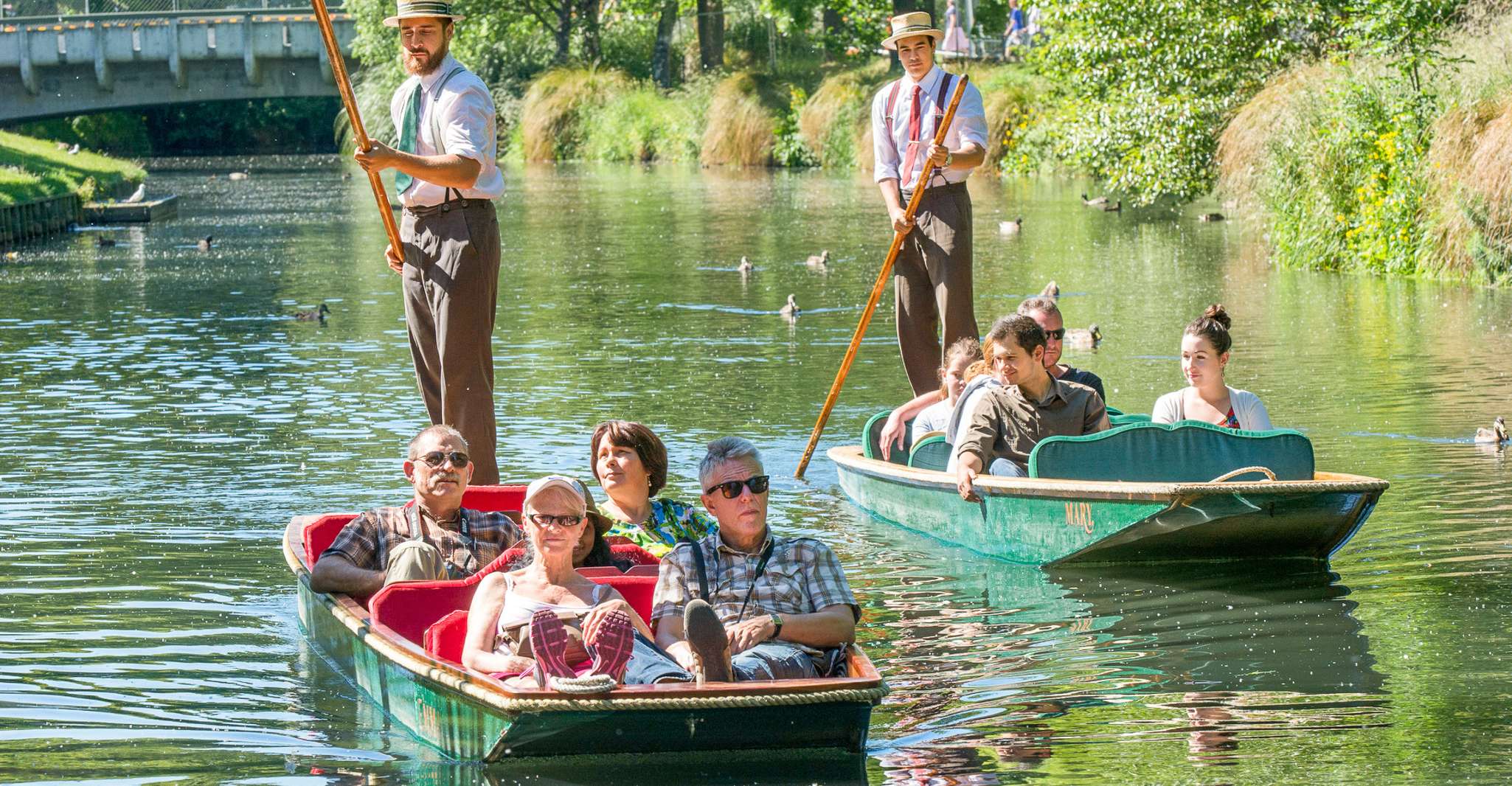Christchurch, Gondola Ticket en Punt Ride op de rivier de Avon - Hizvo