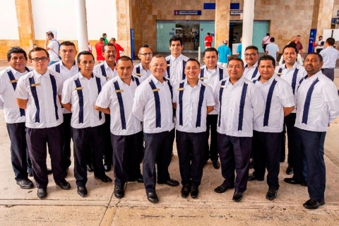 Privé luxe transfer van de luchthaven van Cancun naar de haven van ChiquilaPrivé luxe auto naar de haven van Chiquila in Holbox - enkele reis