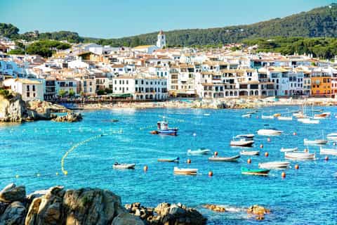 From Barcelona: Girona and Costa Brava Private Tour w/ Lunch