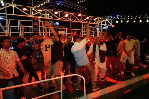 Panaji: Dinner Cruise met drankjes en live entertainment