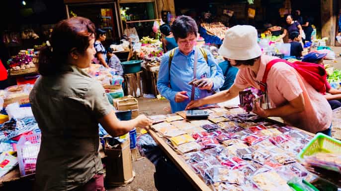 denpasar museum traditional market and food tasting tour