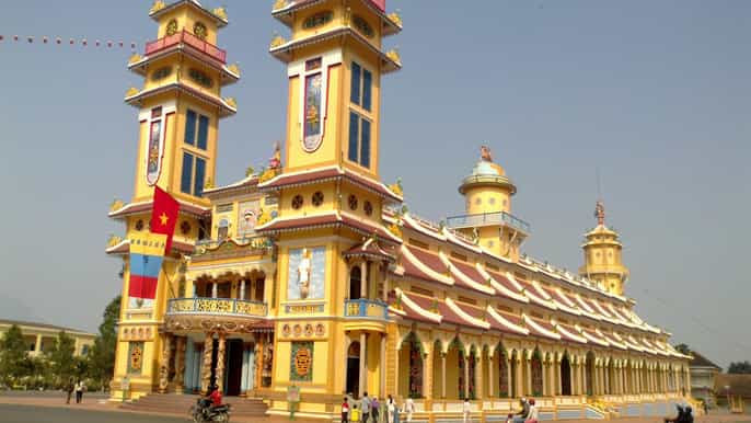 ho chi minh city private cu chi tunnels and cao dai temple