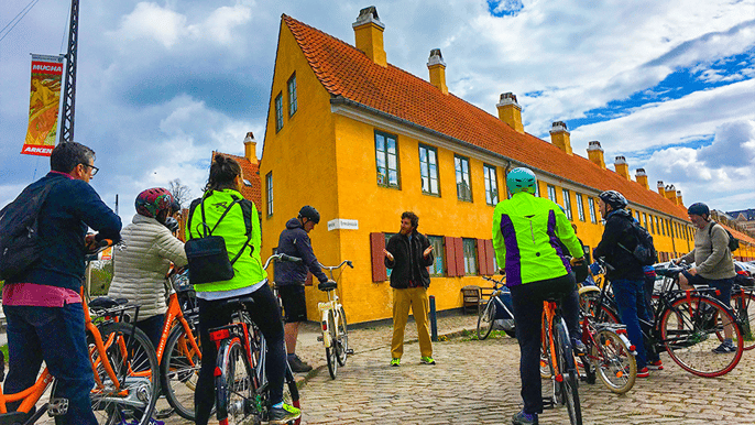 Copenhagen: 3 Hour Bike Tour with Guide