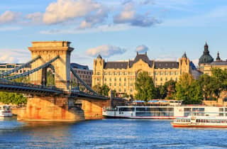 Wien: Budapest & Bratislava – Tagestour in zwei Hauptstädte