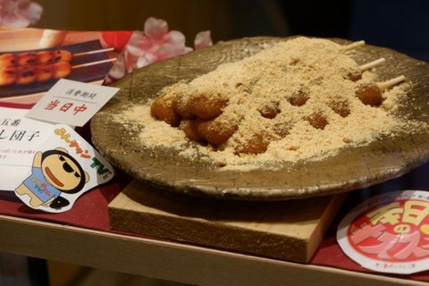 Osaka: Daytime Hanami (Cherry Blossom) and Food Tour