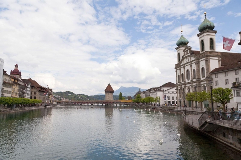 Lucerne: Classic City Walking Tour Hotel pick-up tour