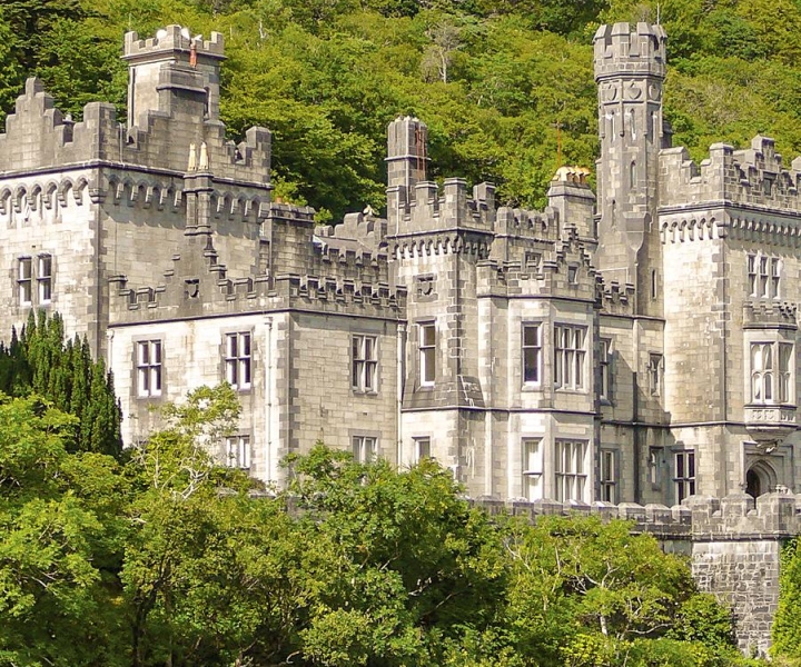 From Galway: Connemara & Kylemore Abbey Full-Day Guided Tour