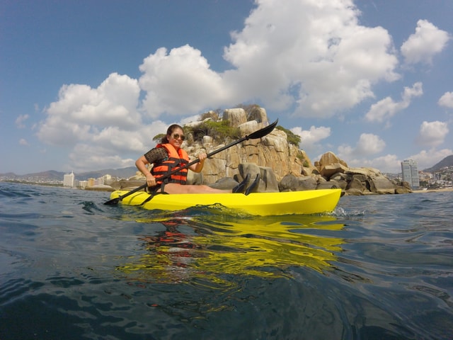 Acapulco: Kayaking Tour to Islet El Morro