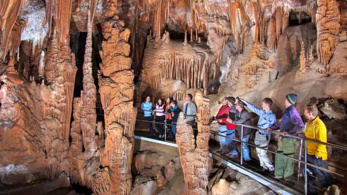 jenolan caves and blue mountains day trip from sydney