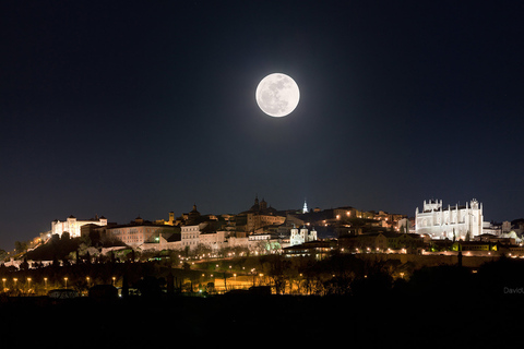 Toledo: Una Mágica noche Toledana Toledo: Magical Night Walking Tour