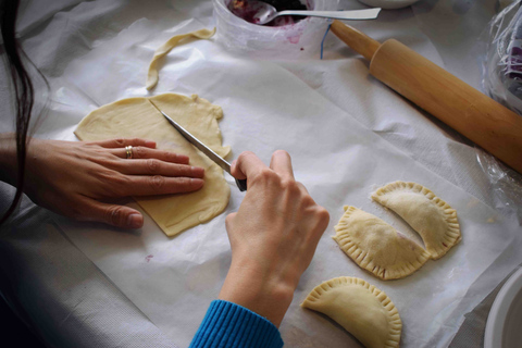 Heraklion: Lección de cocina cretense con cena en Arolithos