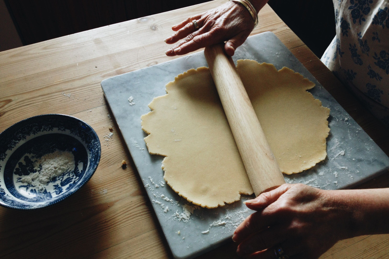 Heraklion: Cretan Cooking Lesson with Lunch in Arolithos