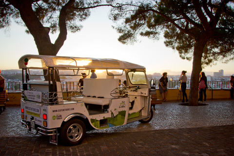 Lisboa: Tour en tuk-tuk eléctrico en el casco antiguoTour en español