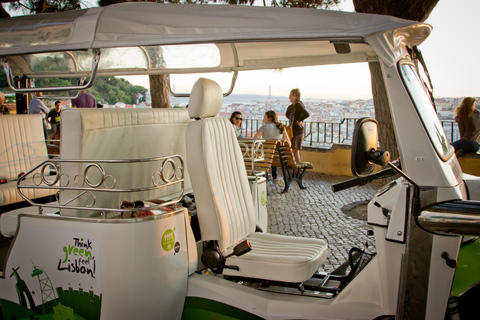 Lisboa: Tour en tuk-tuk eléctrico en el casco antiguoTour en aleman