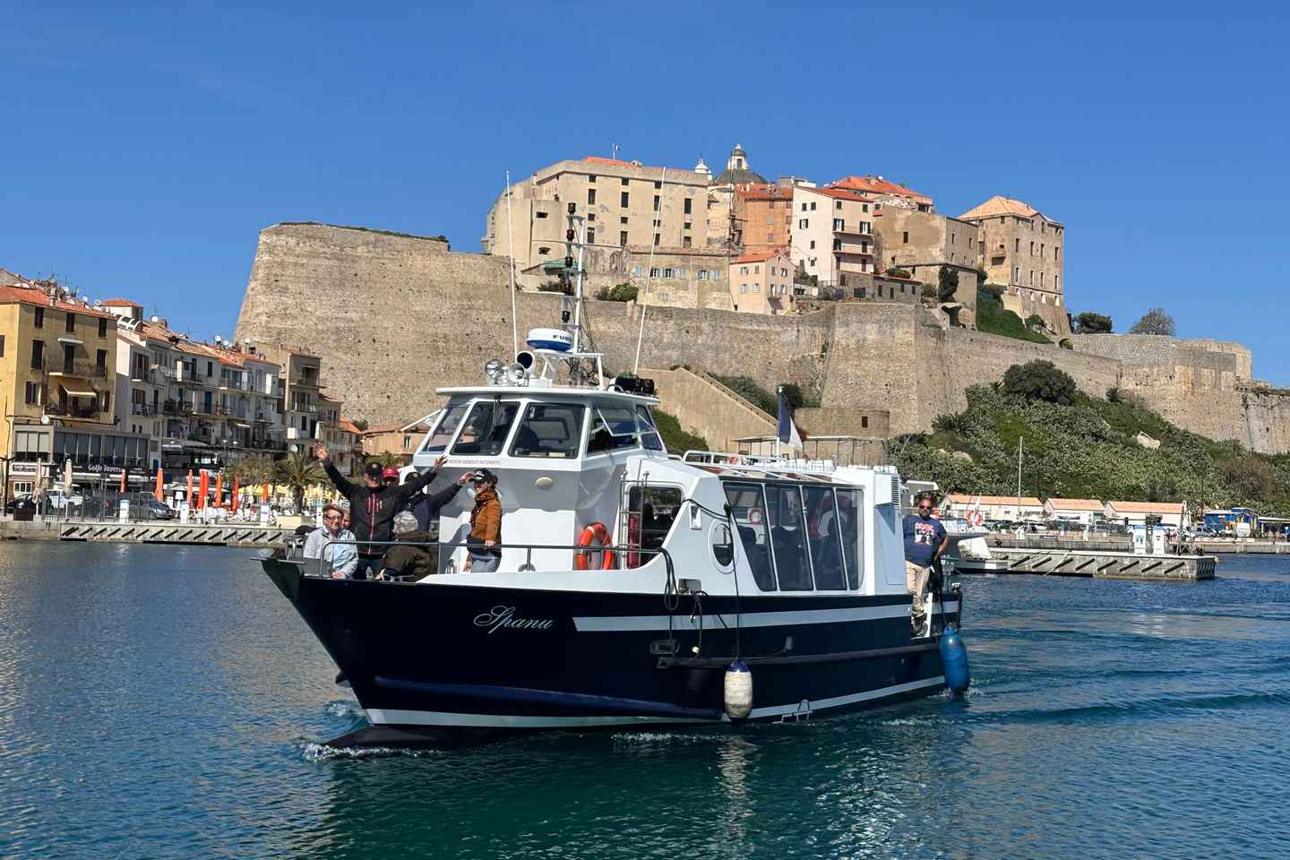Calvi: Guided boat tour for 48 people to Scandola and Girolata
