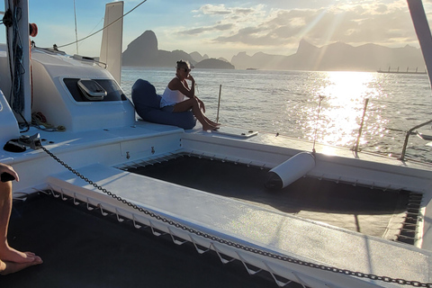 Rio de Janeiro: Private Catamaran Cruise with BBQ & Open Bar