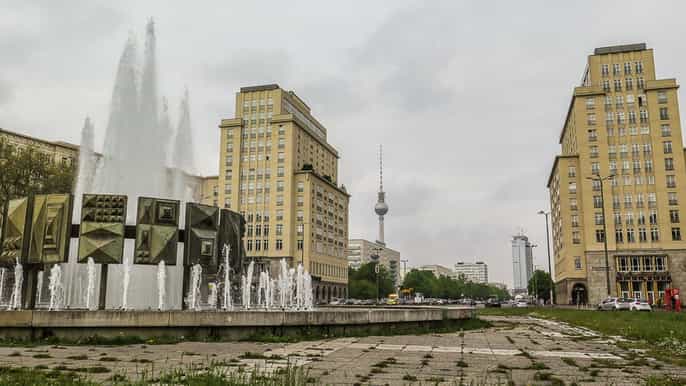 berlin walking tour risen from ruins