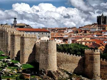 Ab Madrid: Tagestour nach Segovia, Ávila und Toledo Ab Madrid: Tagestour nach Segovia, Ávila und Toledo