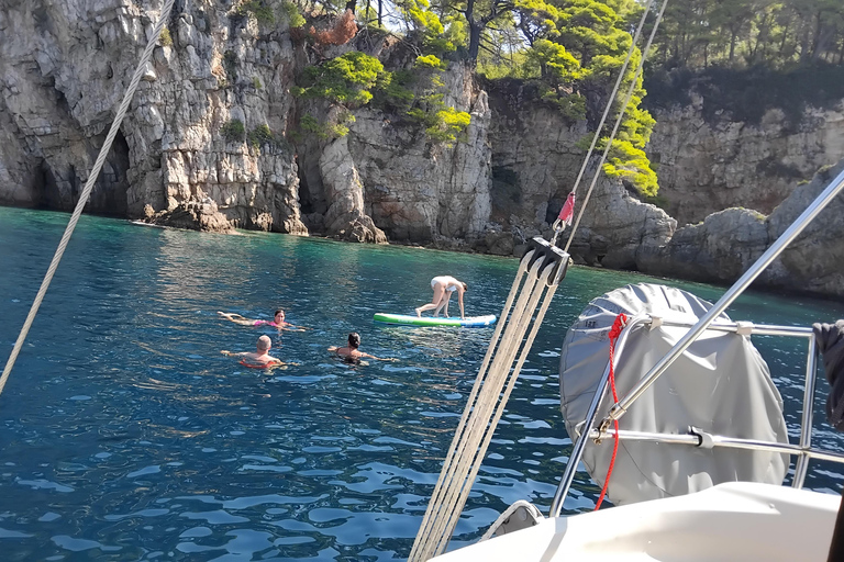 Dubrovnik:A unique multi-day adventure of sailing on a yacht