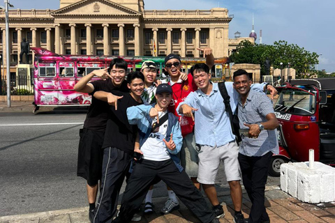 Colombo: Hidden Architecture and Street Art Tuk-Tuk Tour