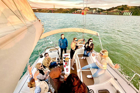 Lisbon: Tagus River Sailboat City Cruise Shared Tour - Sunset Tour