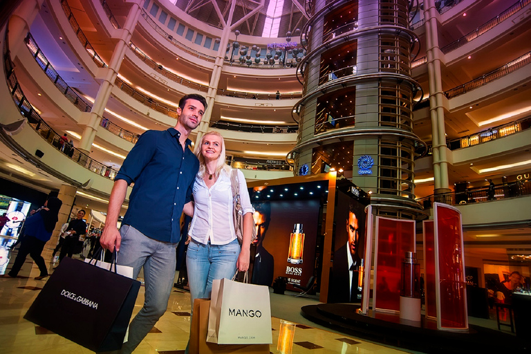 Prywatny magiczny widok na wieżę Petronas i kolacja kulturalnaPrywatny widok z wieżami Petronas i kolacja kulturalna