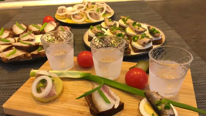 pelmeni cooking class with vodka and food tasting