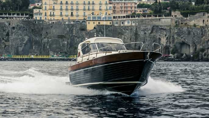 private amalfi coast tour with apreamare 38ft diamond