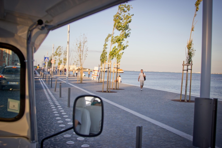 Lisbon: 2-Hour Belém and the Golden Era Tour by Eco-Tuk Private Tour in German