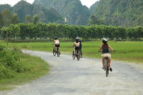 Hanoi: Hoa Lu, Trang An en Mua Grot Dagtocht