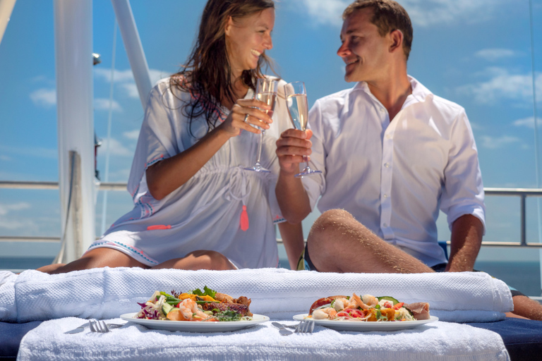 Vanuit Cairns: Snorkelen of duiken in het Groot Barrièrerif2 gecertificeerde duiken met lunch