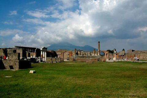 Pompeii: The Daily Life of Ancient Pompeii Private Tour