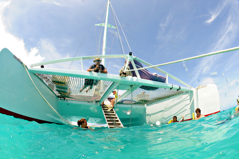 St Maarten: Heldags katamaransegling till Prickly Pear CaysSt. Maarten: Heldagssegling med katamaran till Prickly Pear Cays