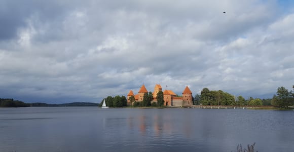 Ab Vilnius: Burg Trakai und Paneriai Memorial Tour
