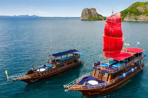 Mu Ko Ang Thong: Private Day Charter in Classic Thai Yacht