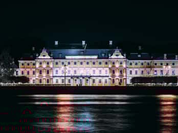 St. Petersburg: Abendliche Newa-Bootstour auf Russisch St. Petersburg: Abendliche Newa-Bootstour auf Russisch