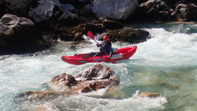 bovec kajaktoru auf dem sočafluss