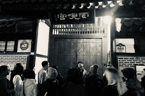 Seoul: Dark Side of the City en Ghost Stories Walking TourWeekend - Premium Tour (Anguk Station, afrit 2)