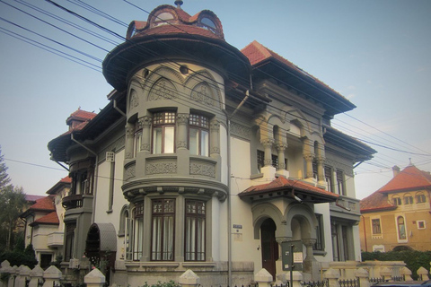 Bucarest: tour privado de tres barrios en auto antiguo