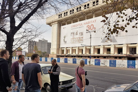 Bucarest: tour di guida comunista privato in un&#039;auto d&#039;epocaBucarest: Tour privato di guida comunista in auto d&#039;epoca